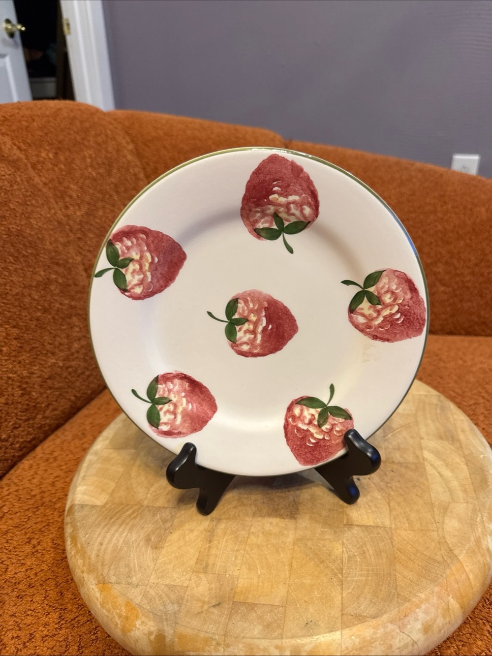 San Marco Made In Italy 8.5” Diameter Fruit Design Plates Strawberry, Italian